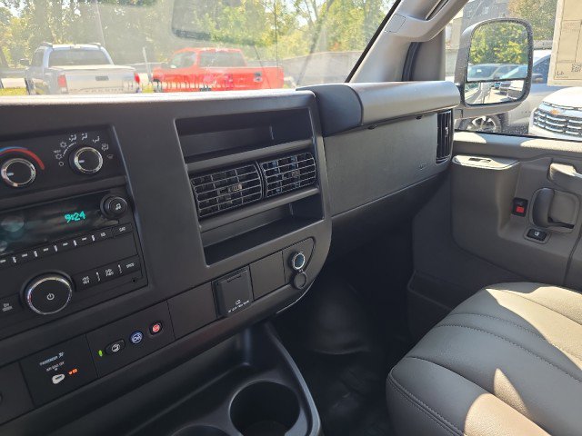 New 2025 Chevrolet Express 3500 w/ Driver Convenience Package image 22