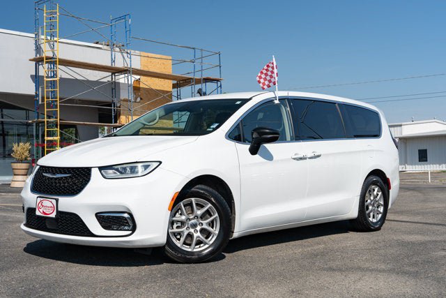 Used 2024 Chrysler Pacifica Touring-L FWD video 1