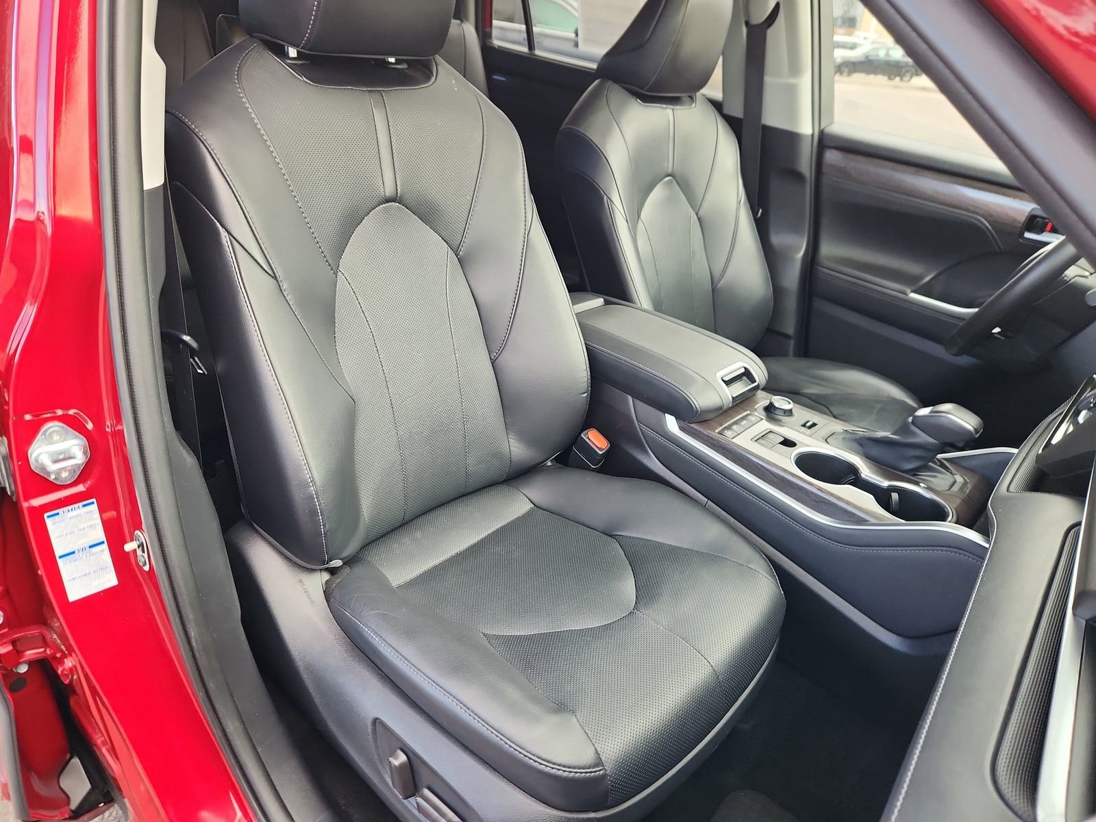 Used 2021 Toyota Highlander Limited image 17