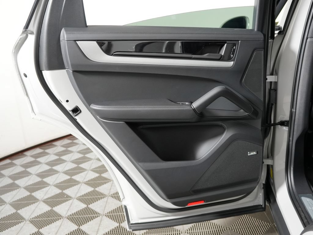New 2026 Porsche Cayenne Coupe AWD/4WD image 34