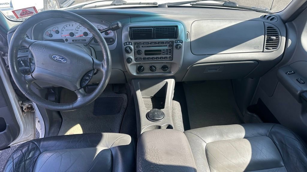 Used 2004 Ford Explorer Sport Trac 4x4 image 6