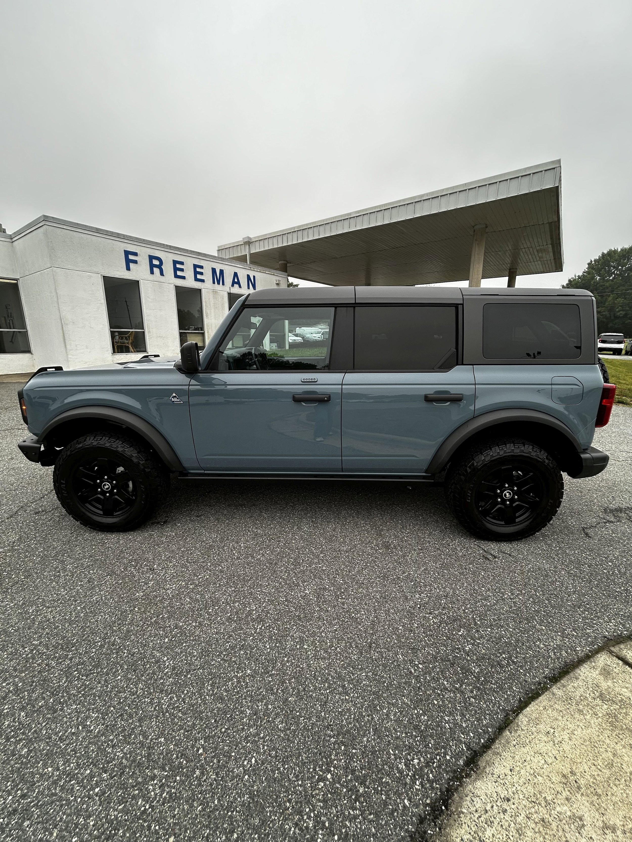 Used 2022 Ford Bronco Black Diamond AWD/4WD image 1