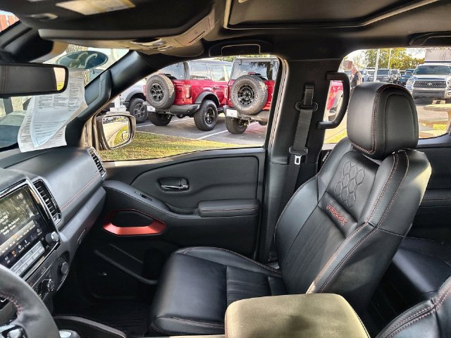 Used 2023 Nissan Frontier PRO-4X w/ Pro-4X Premium Package AWD/4WD image 13
