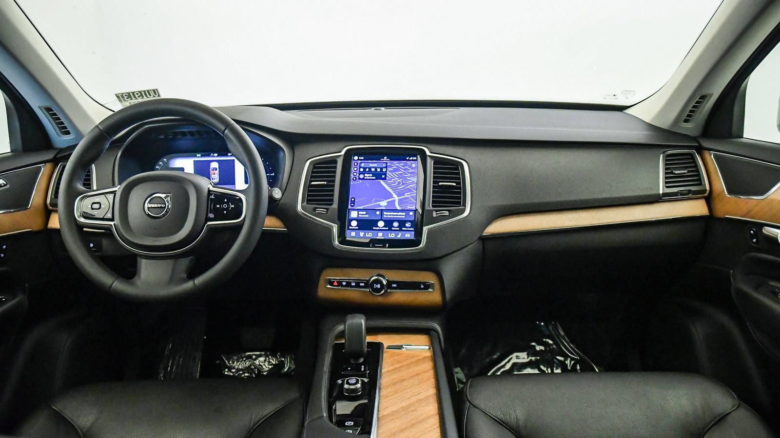 Certified 2023 Volvo XC90 T8 Core w/ Protection Package Premier AWD/4WD image 15