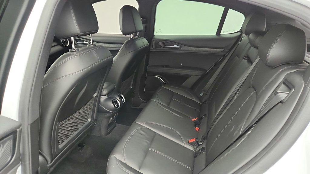 Used 2022 Alfa Romeo Stelvio Sprint image 20