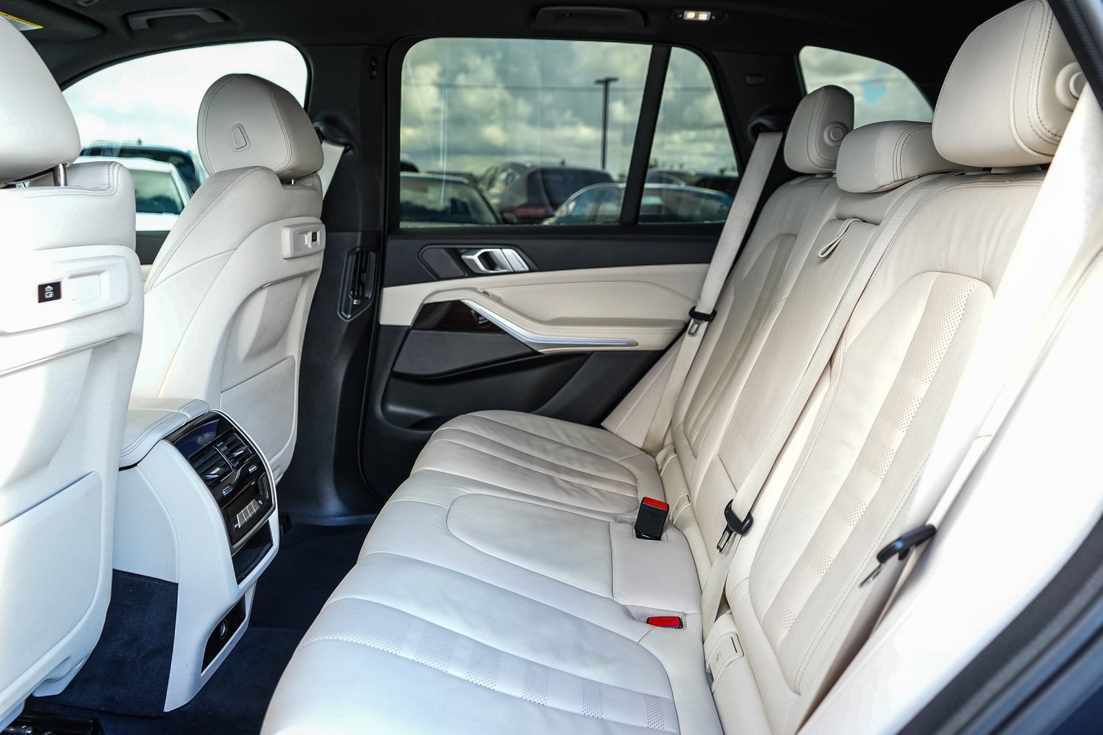 Used 2020 BMW X5 xDrive40i w/ Premium Package image 18