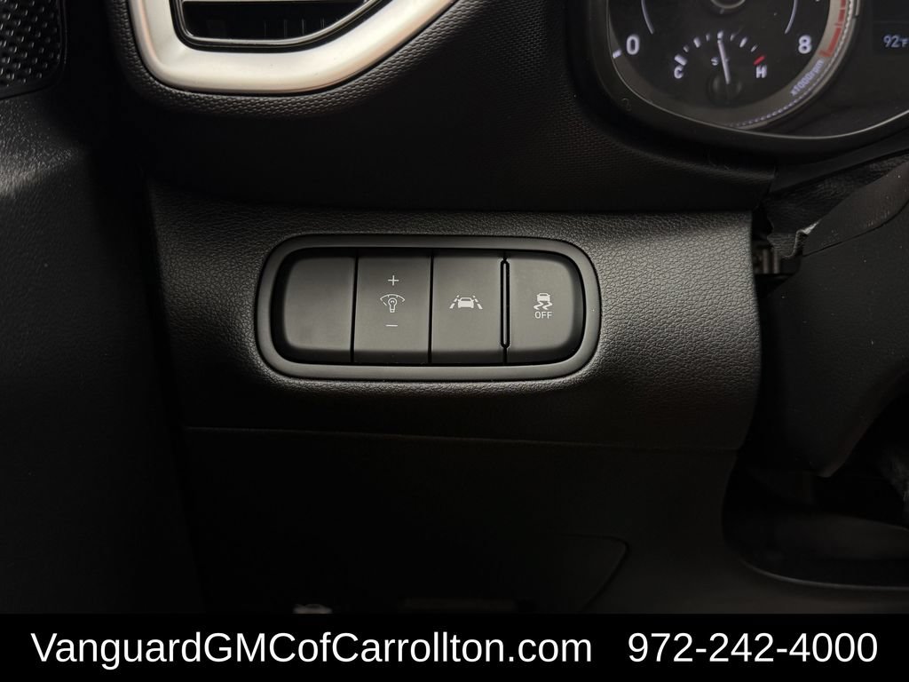 Used 2021 Hyundai Venue SE w/ Cargo Package FWD image 24
