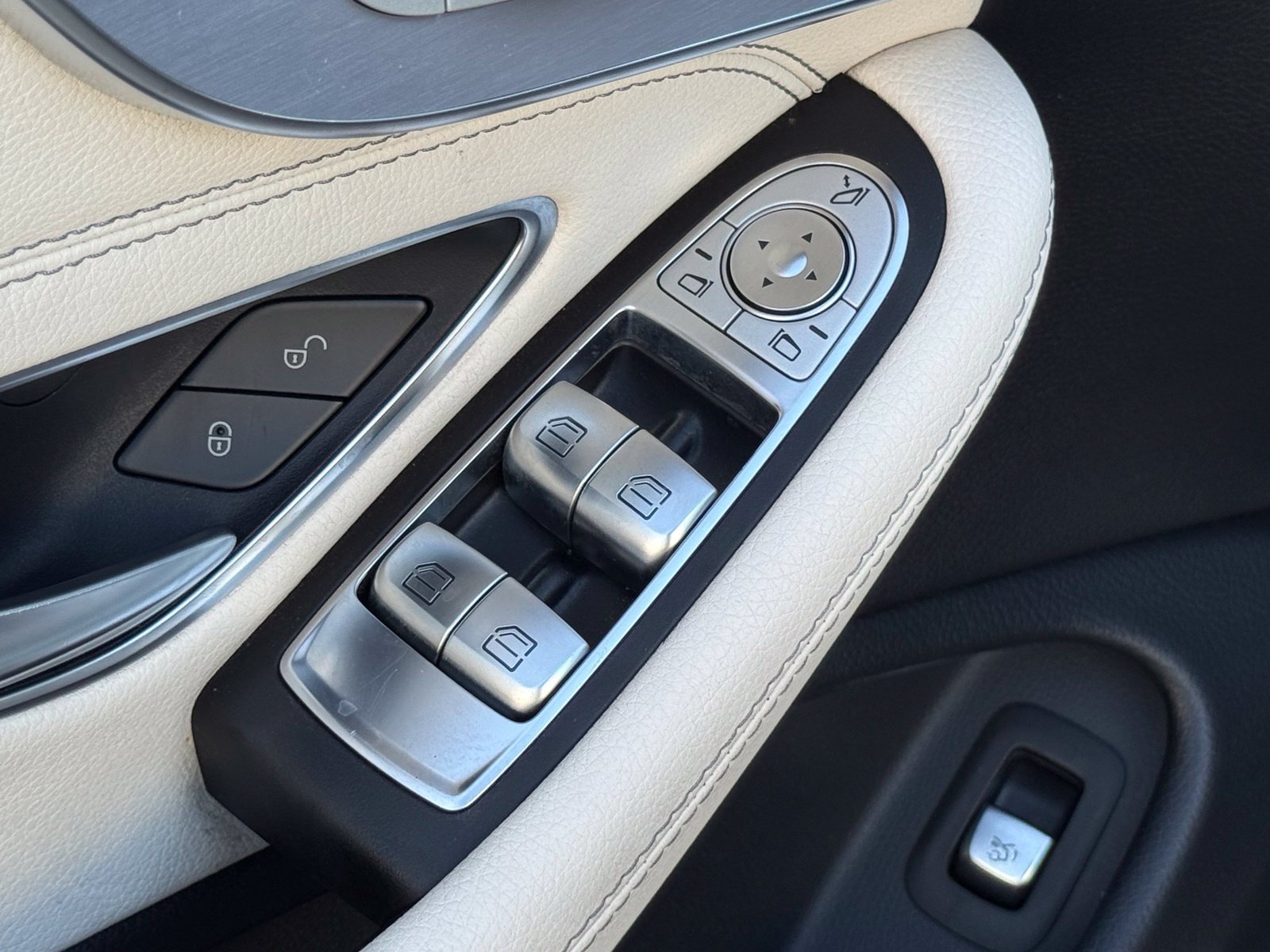 Used 2021 Mercedes-Benz C 300 Cabriolet image 23