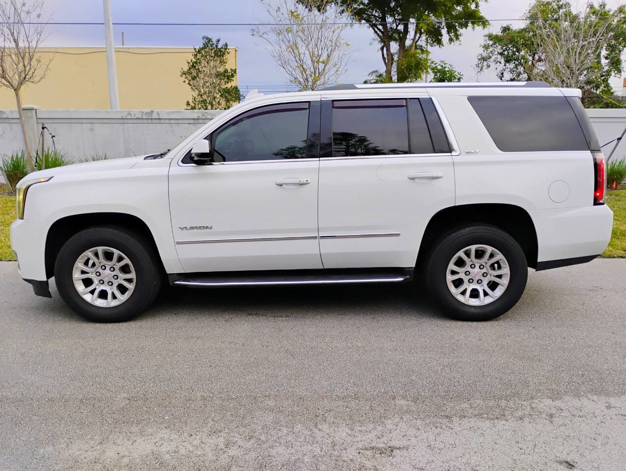 Used 2016 GMC Yukon SLT AWD/4WD image 8