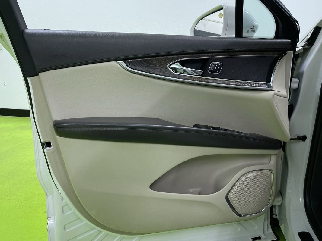 Used 2016 Lincoln MKX Reserve image 16