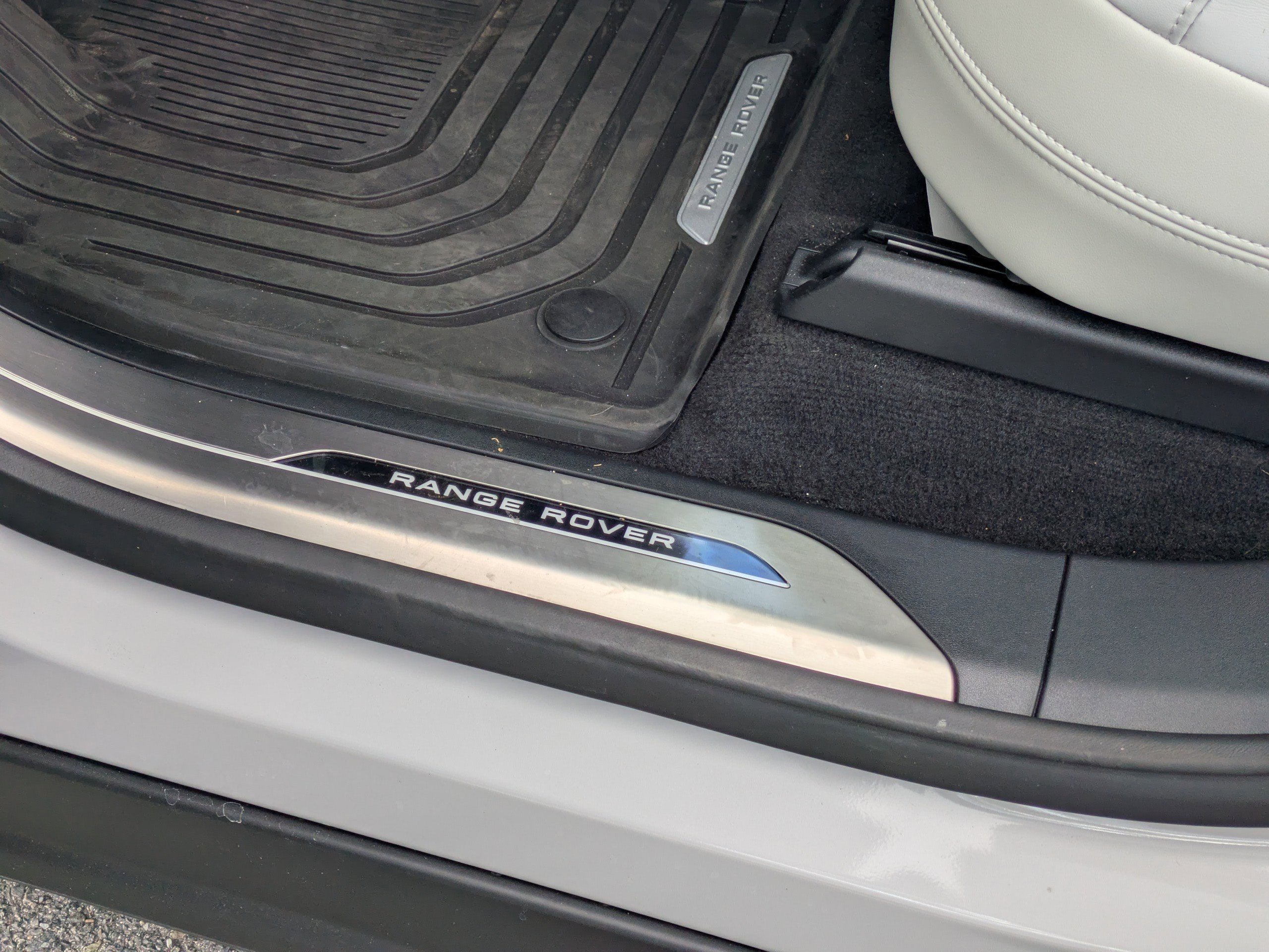 Used 2026 Land Rover Range Rover Sport SE image 15