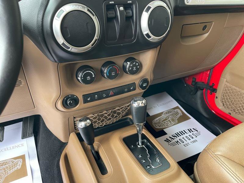 Used 2015 Jeep Wrangler Sahara image 28