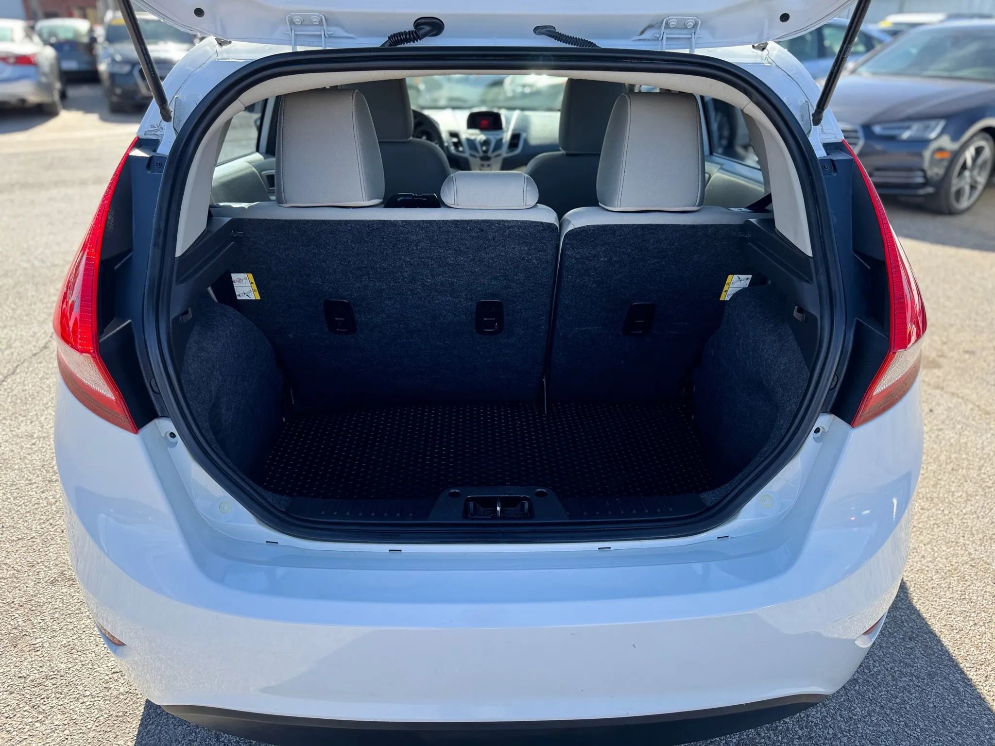 Used 2012 Ford Fiesta SE image 26