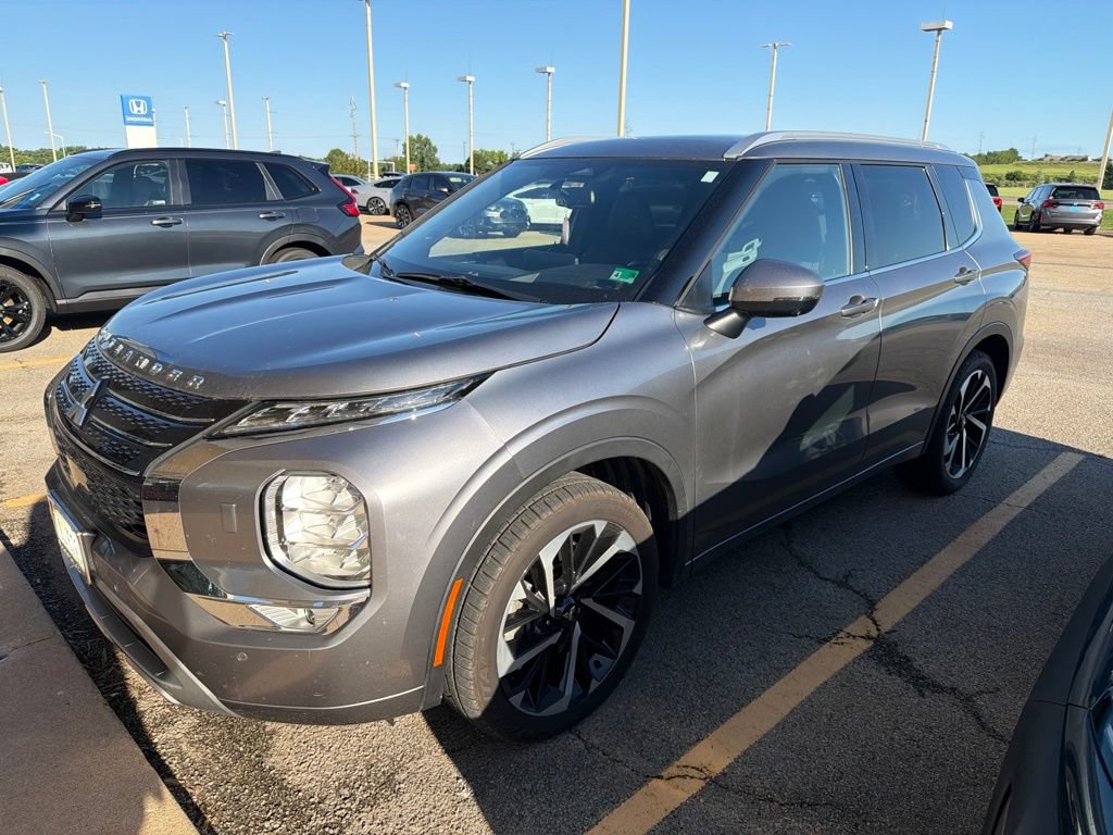 Used 2022 Mitsubishi Outlander SEL AWD/4WD image 3