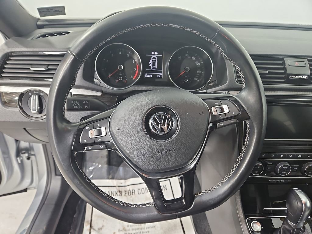 Used 2018 Volkswagen Passat 3.6 image 14