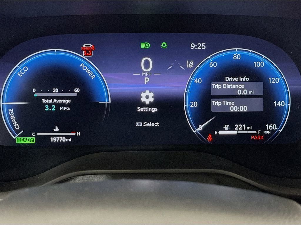 Used 2025 Toyota Sienna Limited image 14