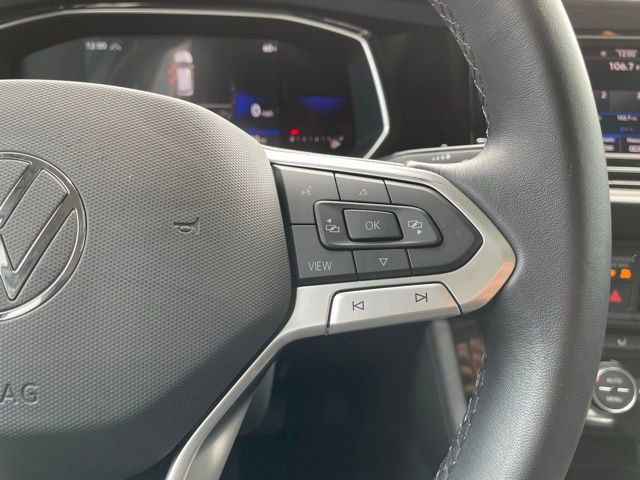 Used 2023 Volkswagen Jetta SE w/ Panoramic Sunroof Package FWD image 16