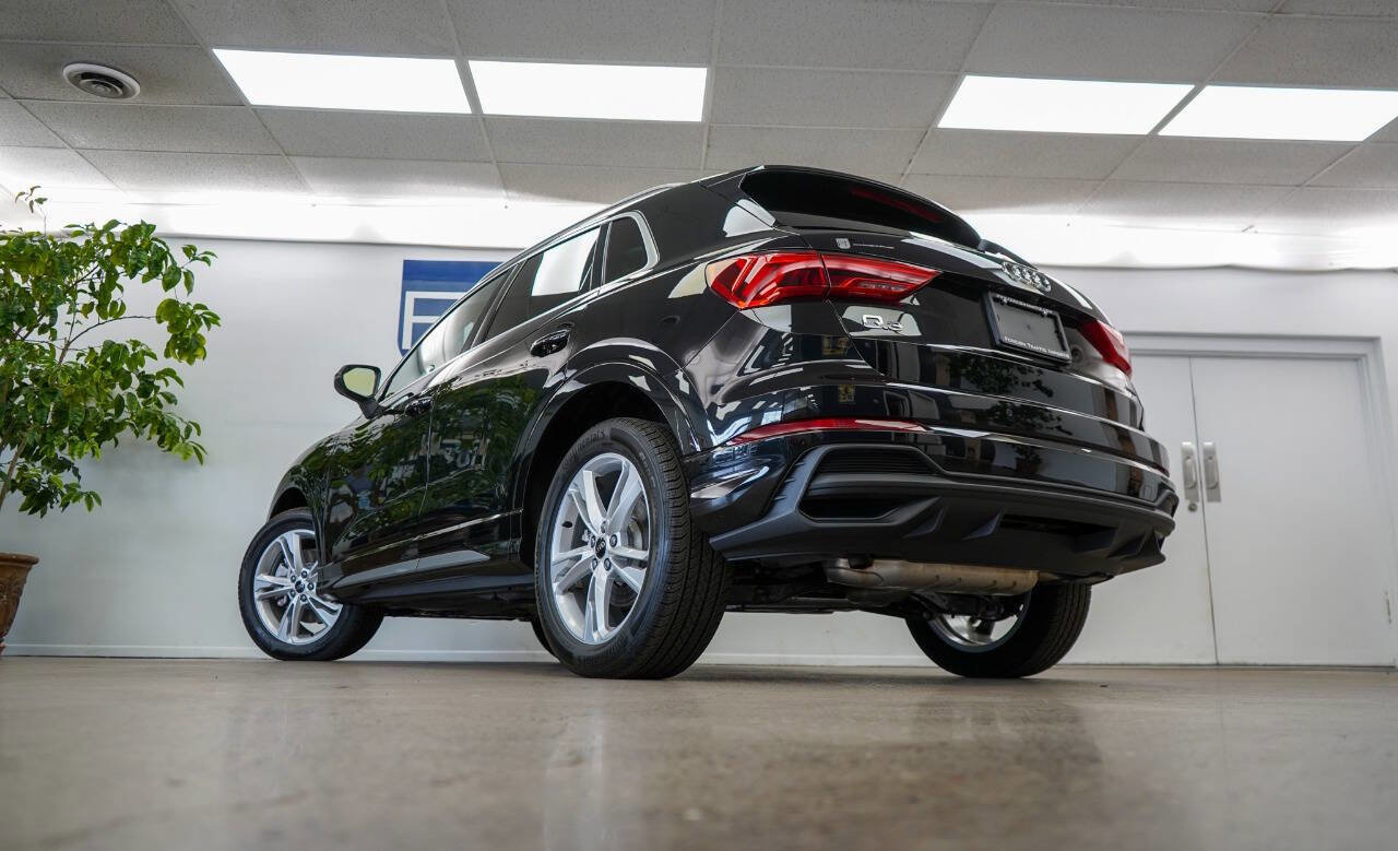 Used 2024 Audi Q3 2.0T Premium Plus w/ Premium Plus Package image 30