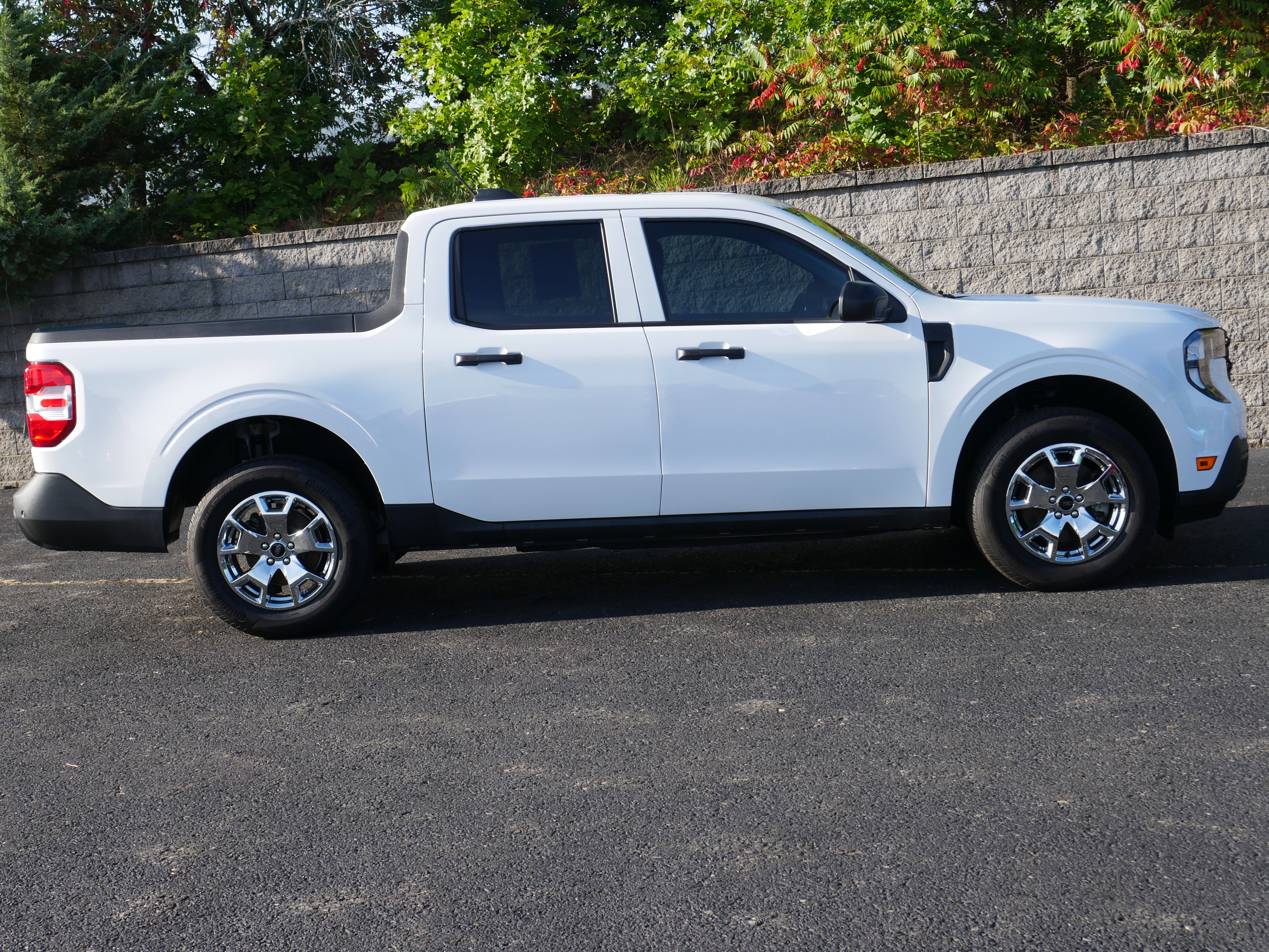 Used 2025 Ford Maverick XL image 8