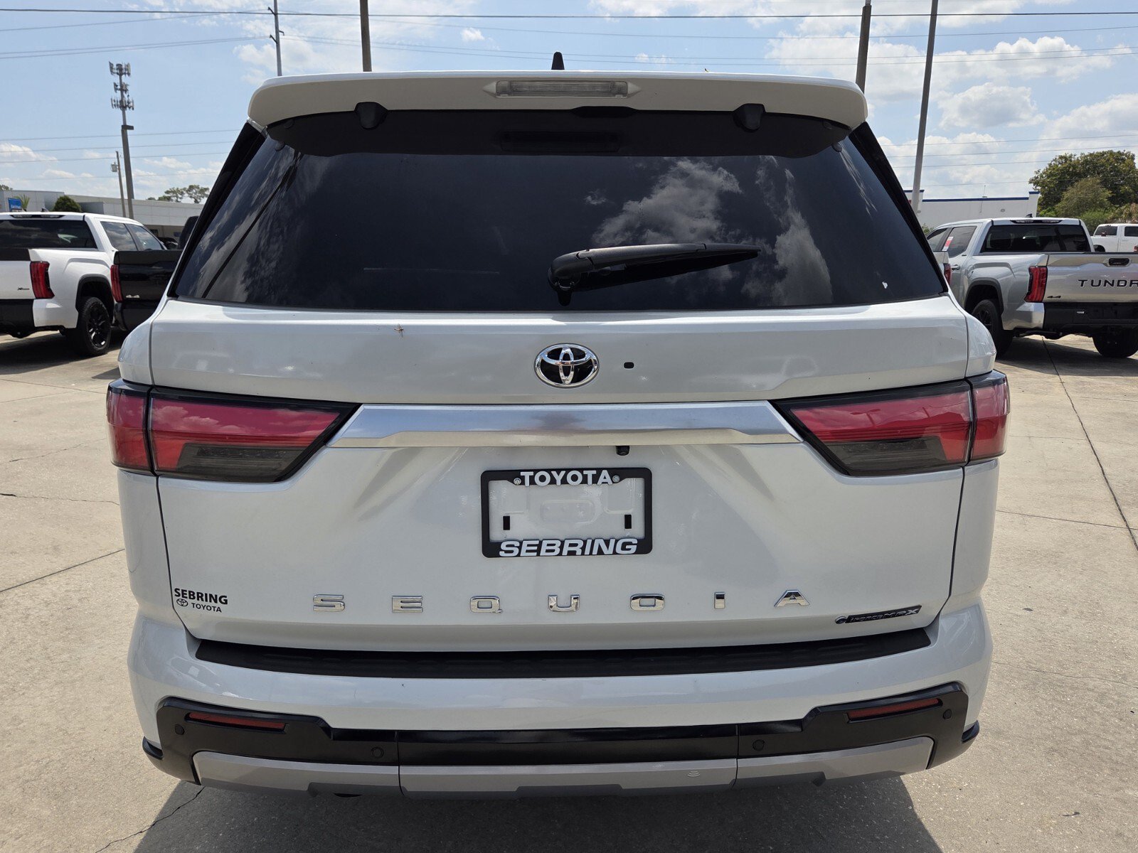 Used 2025 Toyota Sequoia Capstone AWD/4WD image 9