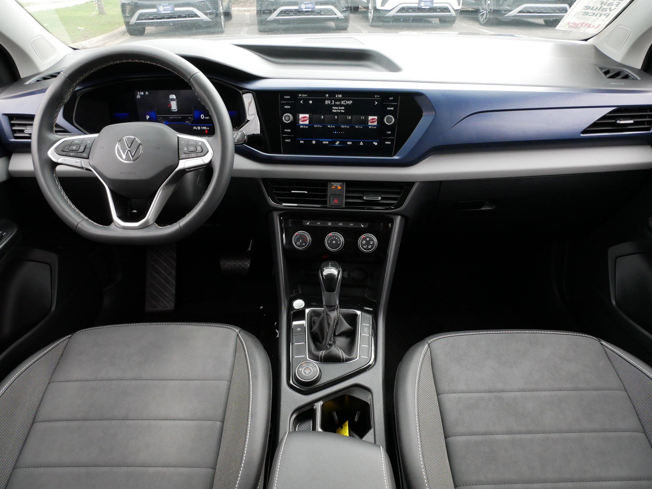 Certified 2023 Volkswagen Taos SE w/ Panoramic Sunroof Package AWD/4WD image 10