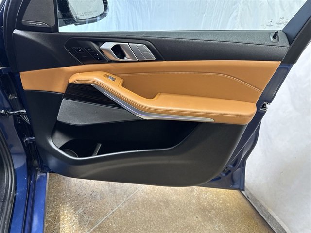 Used 2021 BMW X7 xDrive40i w/ Executive Package image 32