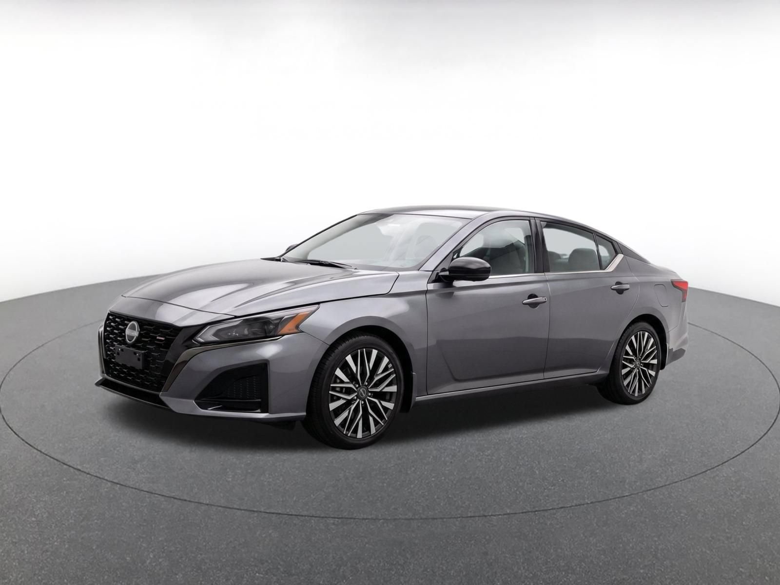 Used 2026 Nissan Altima 2.5 SV FWD image 3