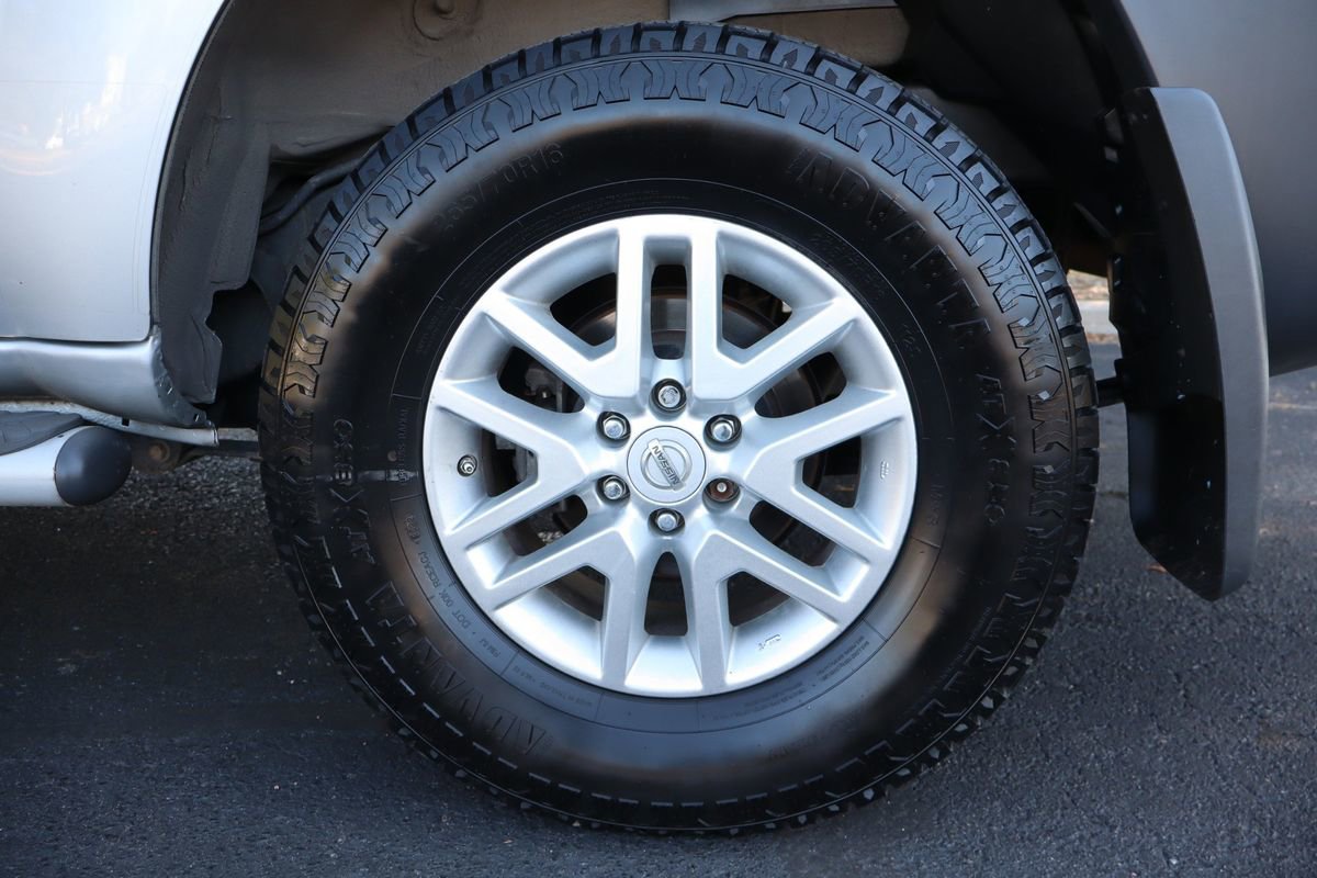 Used 2015 Nissan Xterra S image 41