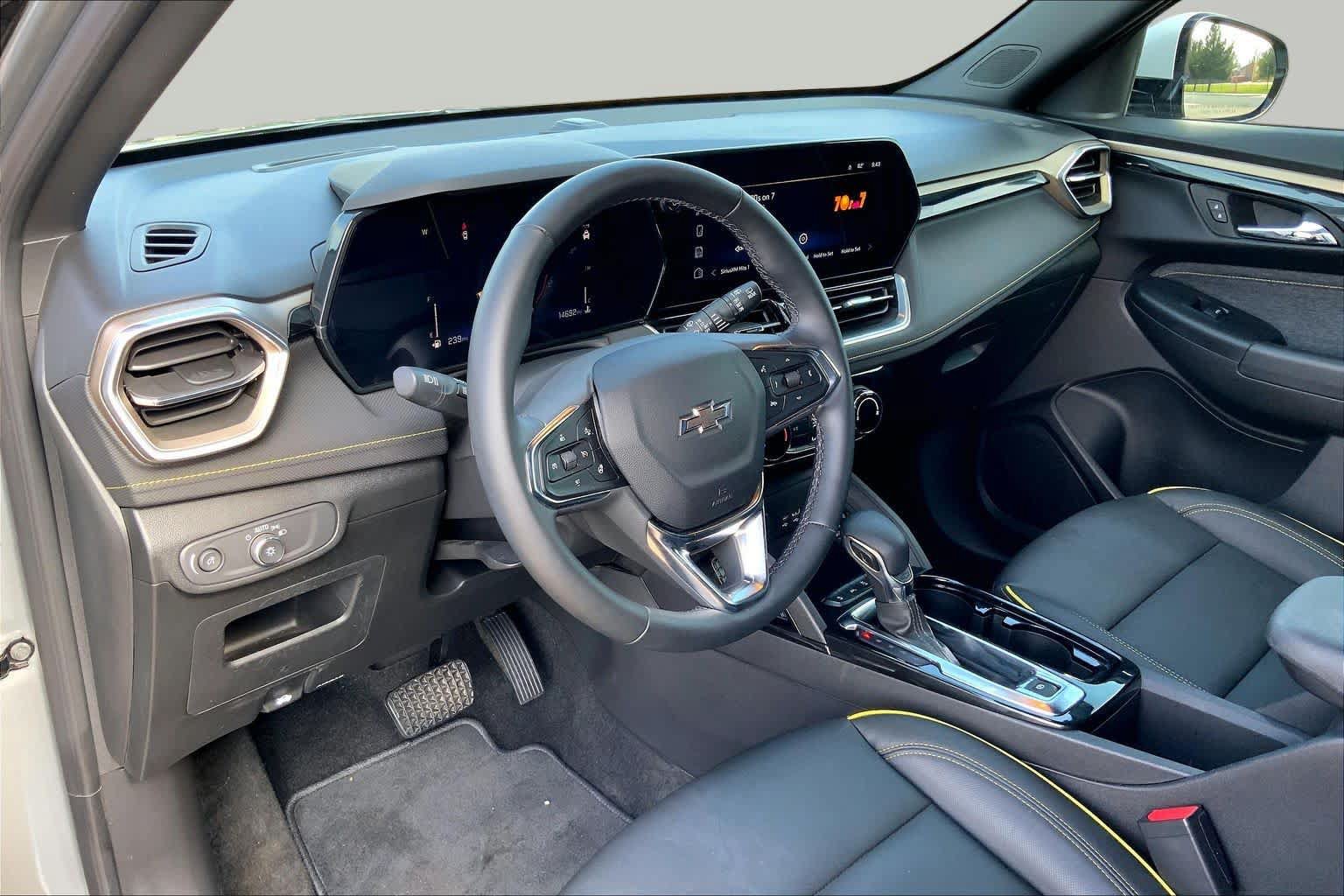 Used 2025 Chevrolet TrailBlazer ACTIV w/ Driver Confidence Package FWD image 18
