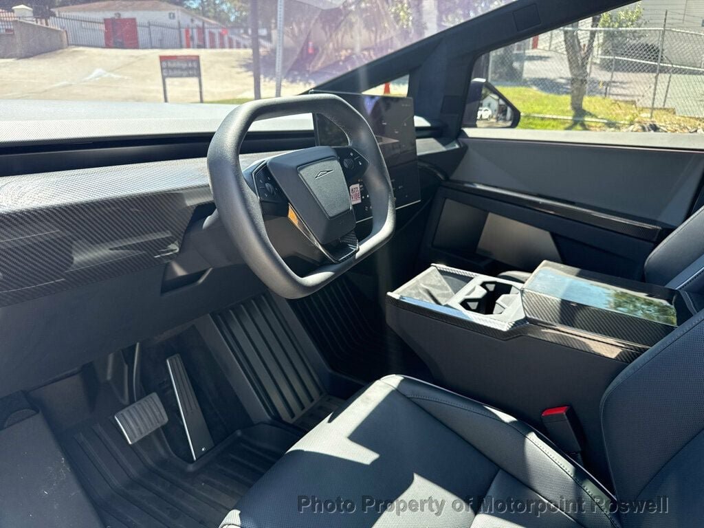 Used 2024 Tesla Cybertruck AWD Crew Cab image 13