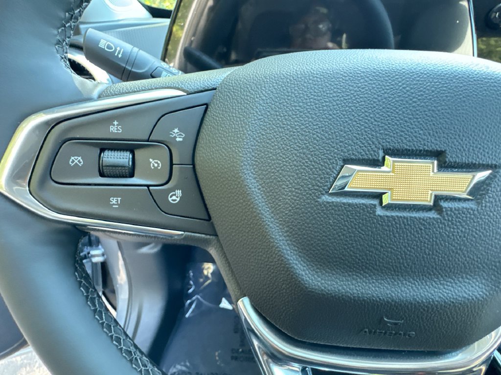 New 2026 Chevrolet Trax LT w/ Sunroof Package FWD image 17