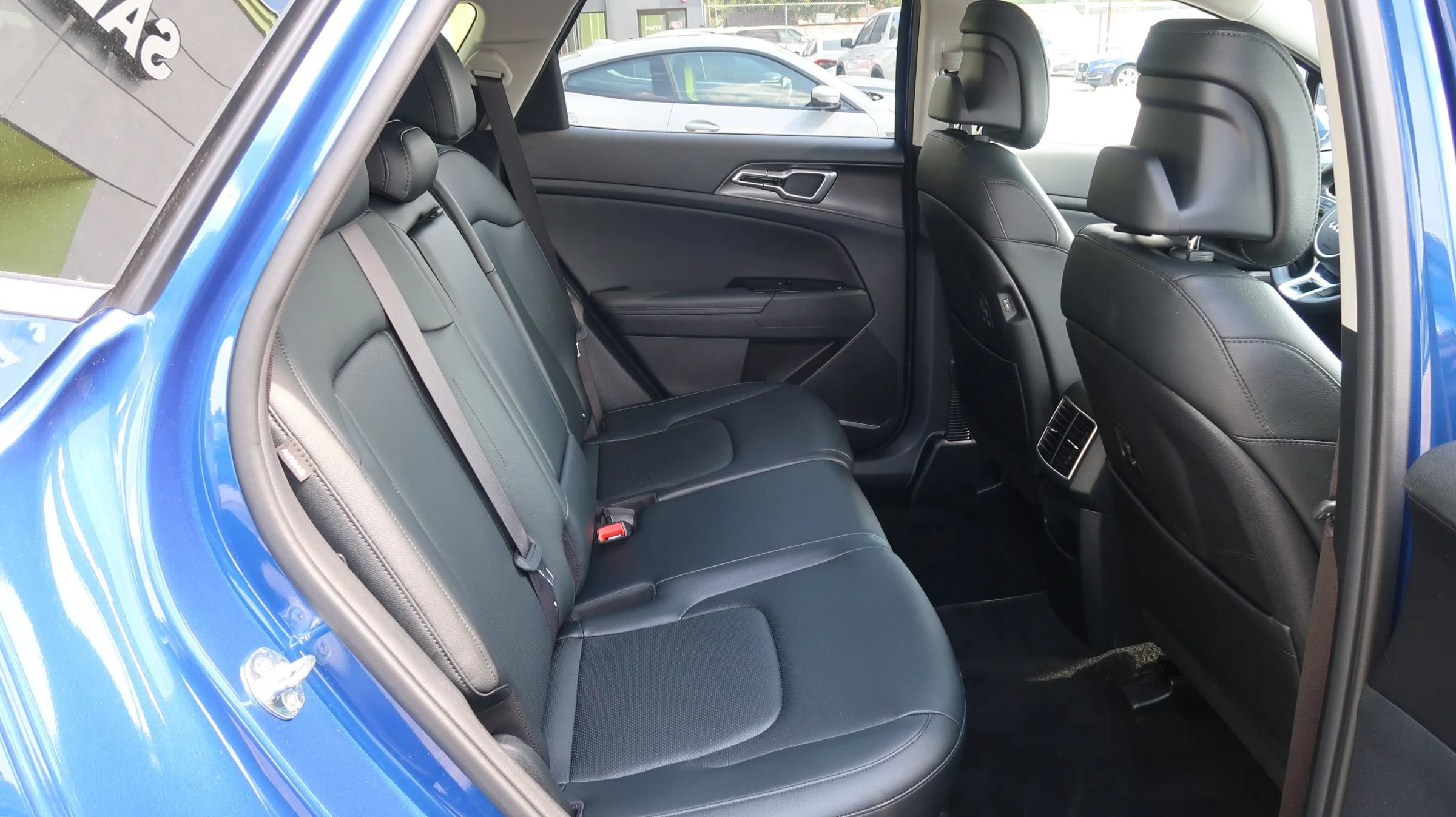 Used 2025 Kia Sportage EX w/ Premium Package AWD/4WD image 23