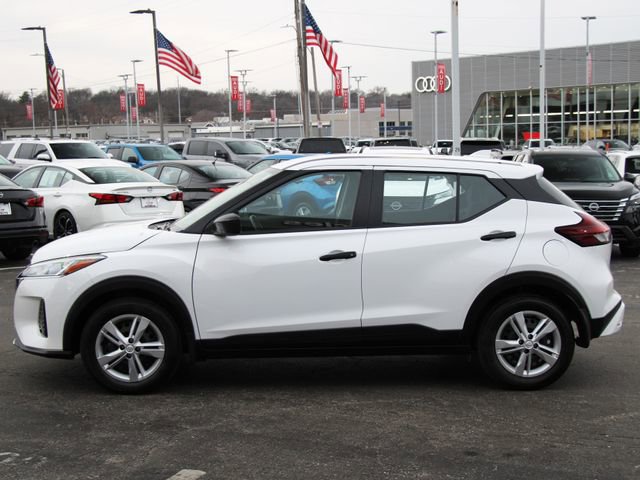 Certified 2025 Nissan Kicks Play S FWD image 2