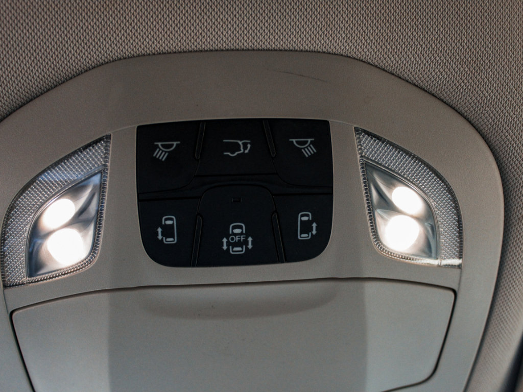Used 2023 Chrysler Pacifica Touring-L FWD image 23