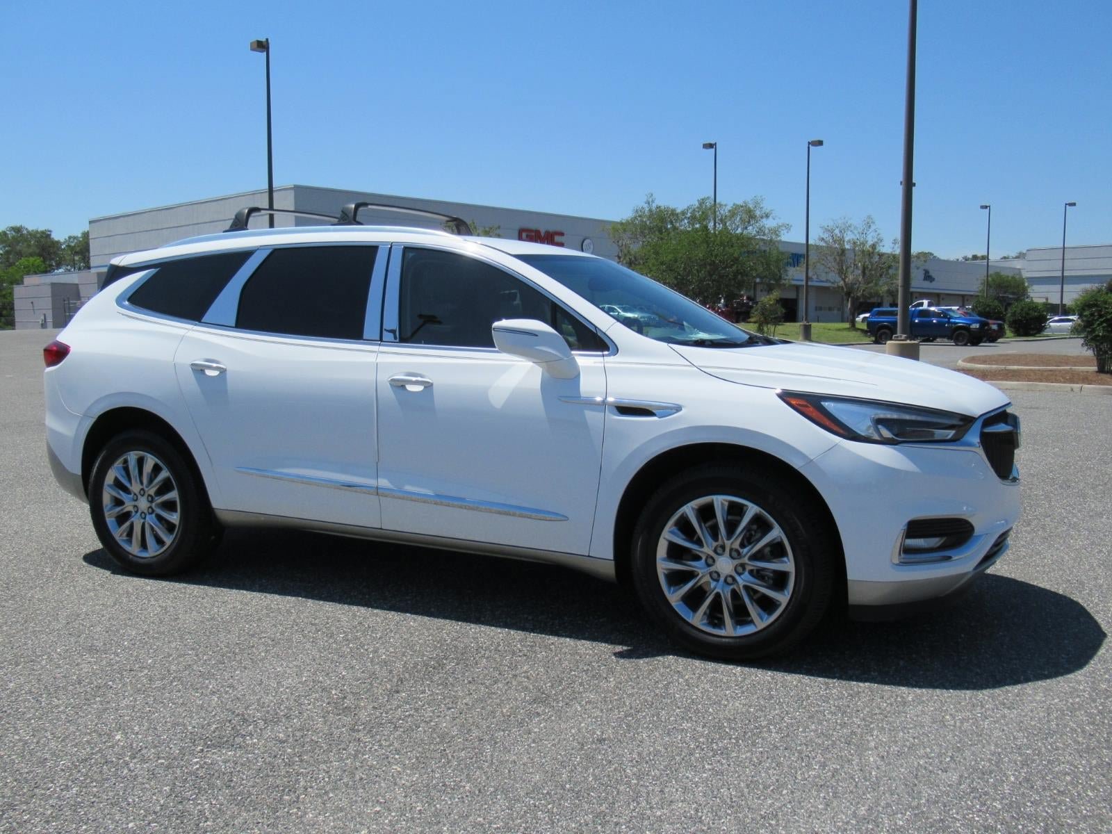 Used 2020 Buick Enclave Essence w/ Trailering Package, 5000 lbs. FWD image 2