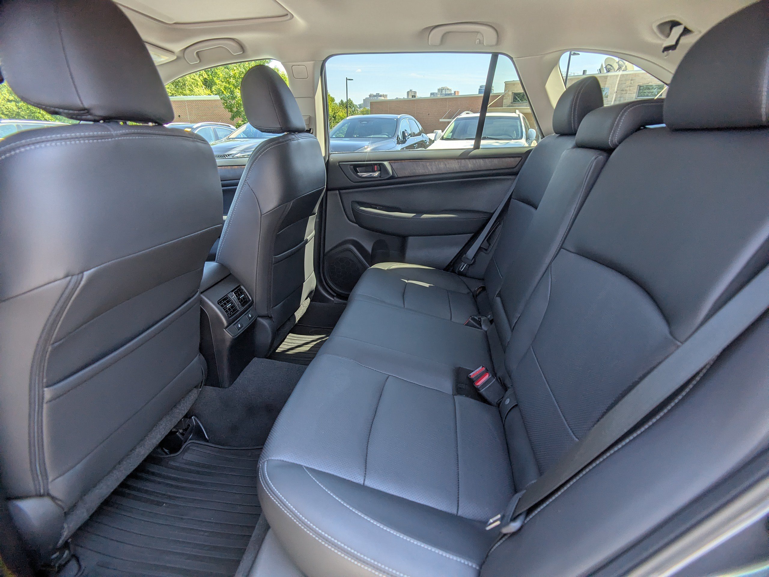 Used 2015 Subaru Outback 2.5i Limited AWD/4WD image 16