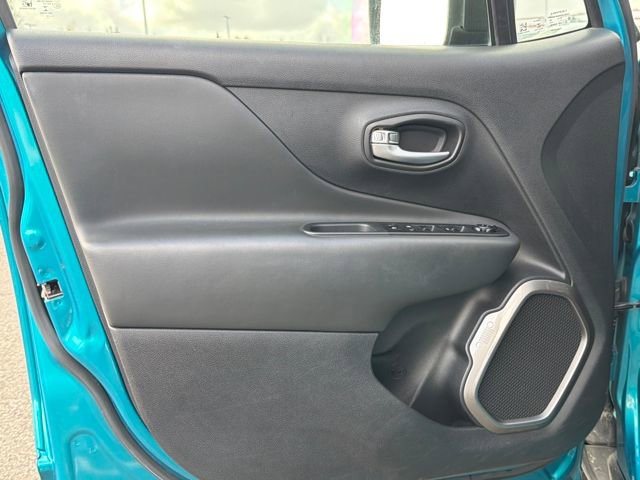 Used 2022 Jeep Renegade Latitude image 20