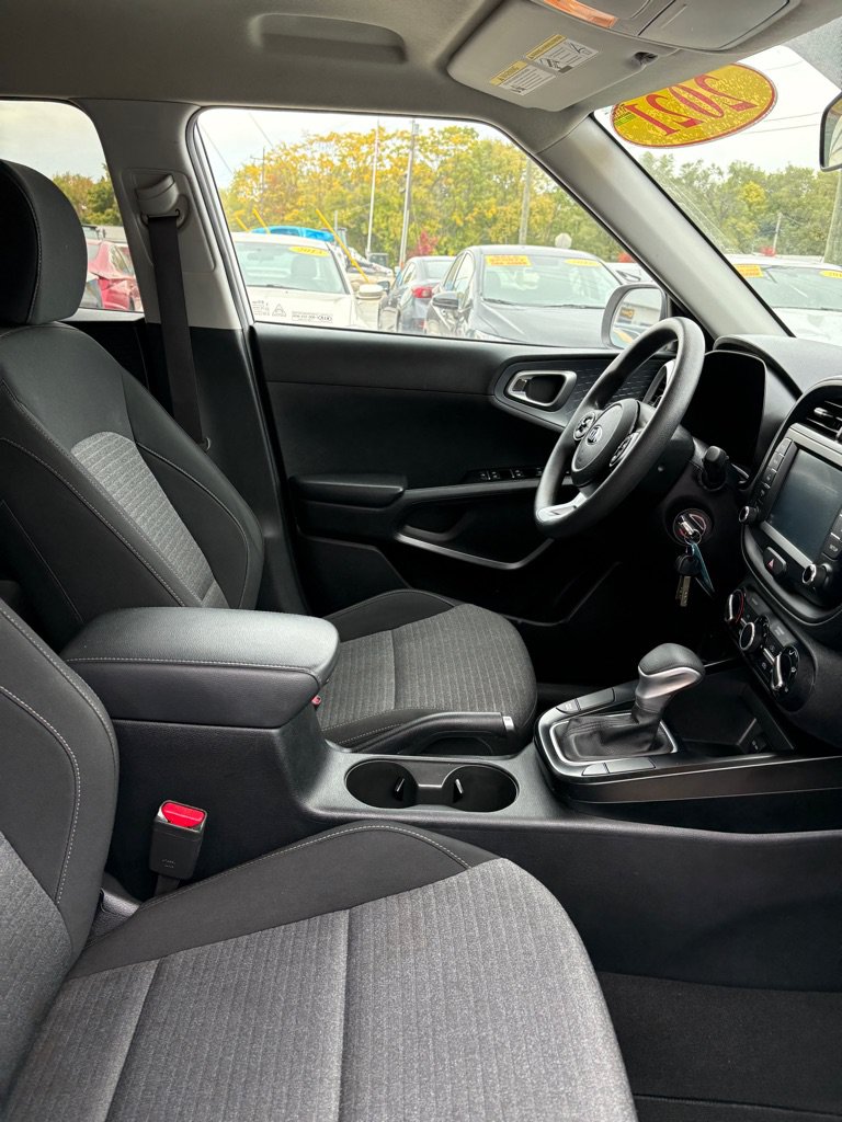 Used 2021 Kia Soul S FWD image 14