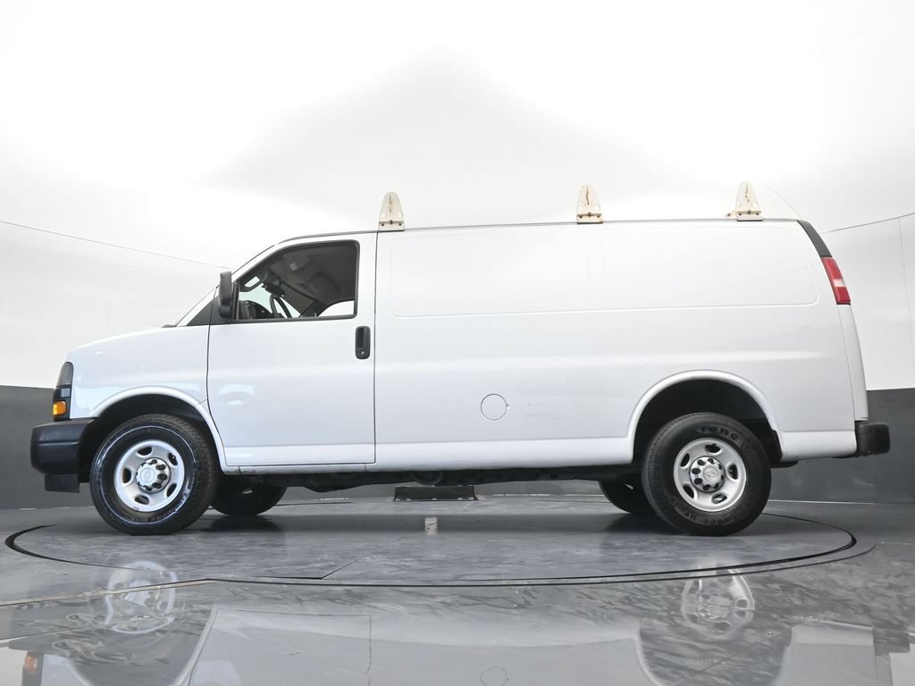Used 2018 Chevrolet Express 2500 RWD image 39