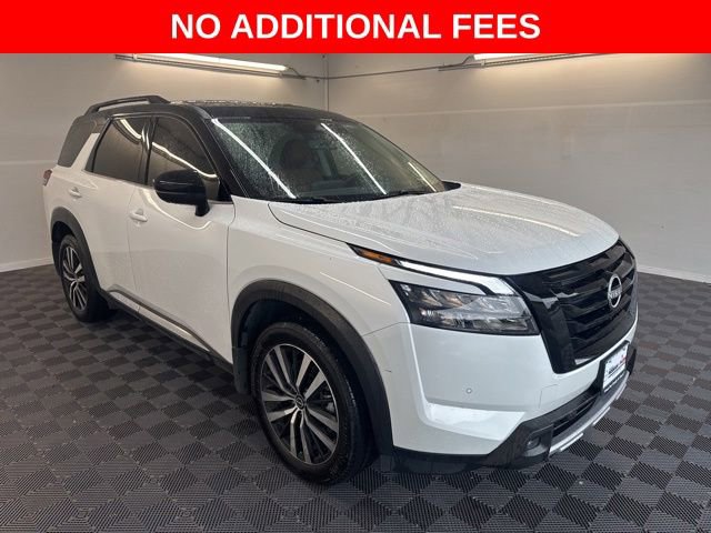 Certified 2025 Nissan Pathfinder Platinum w/ Black Appearance Package FWD image 1