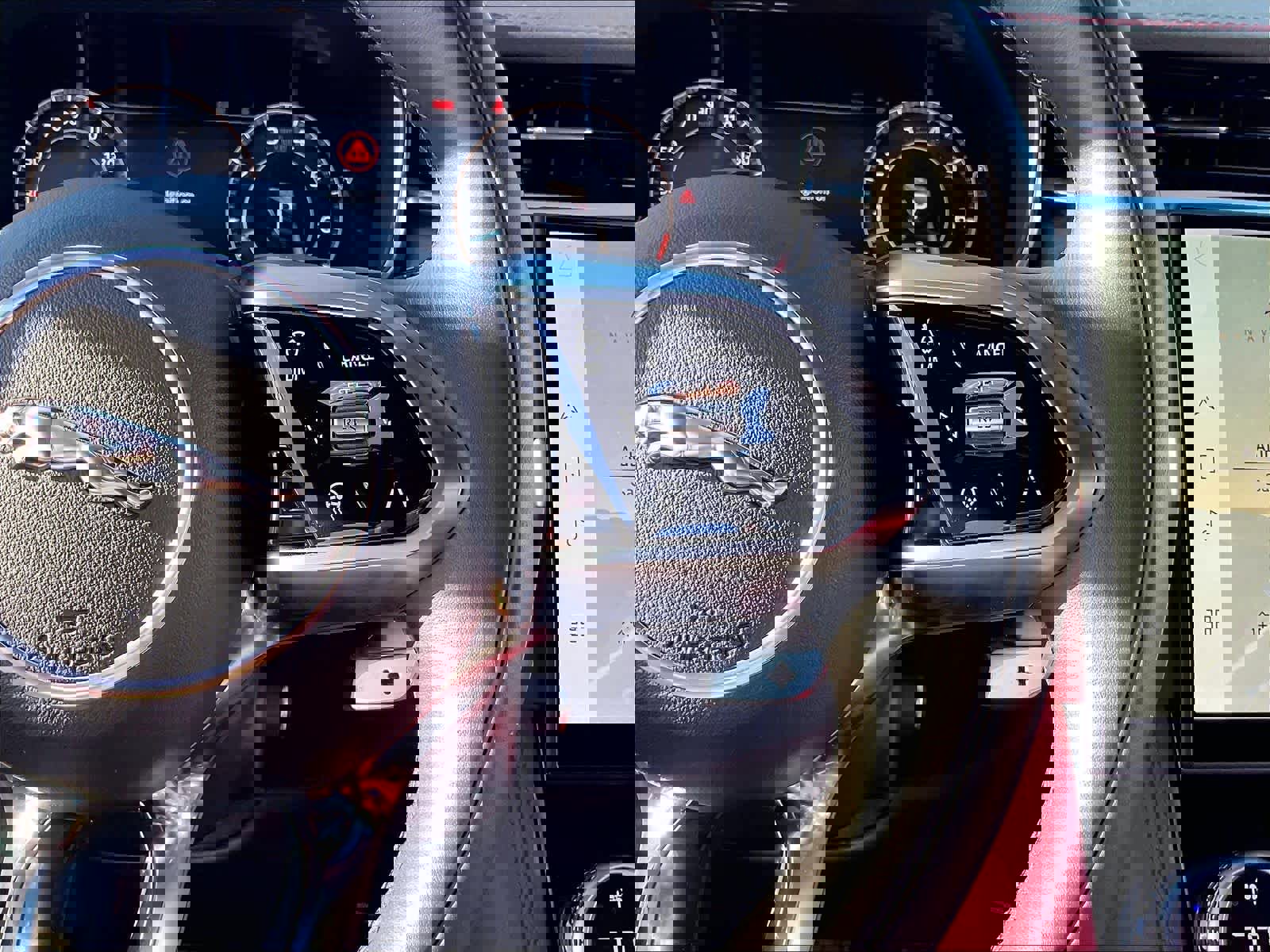 Used 2025 Jaguar F-PACE R-Dynamic S image 20