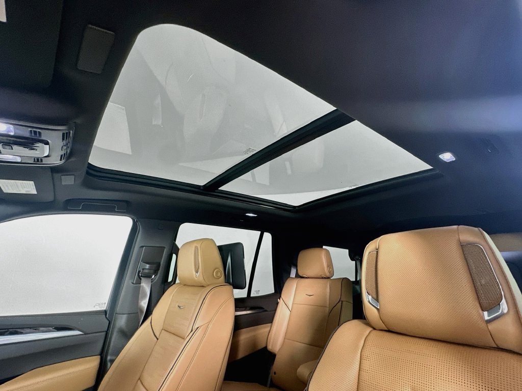 New 2026 Cadillac Escalade Luxury w/ LPO, Radiant Package AWD/4WD image 27
