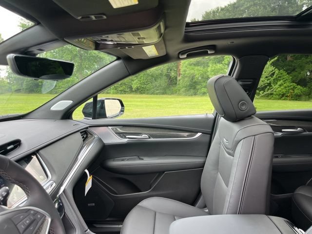 New 2026 Cadillac XT5 Sportv w/ LPO, Floor Liner Package AWD/4WD image 19
