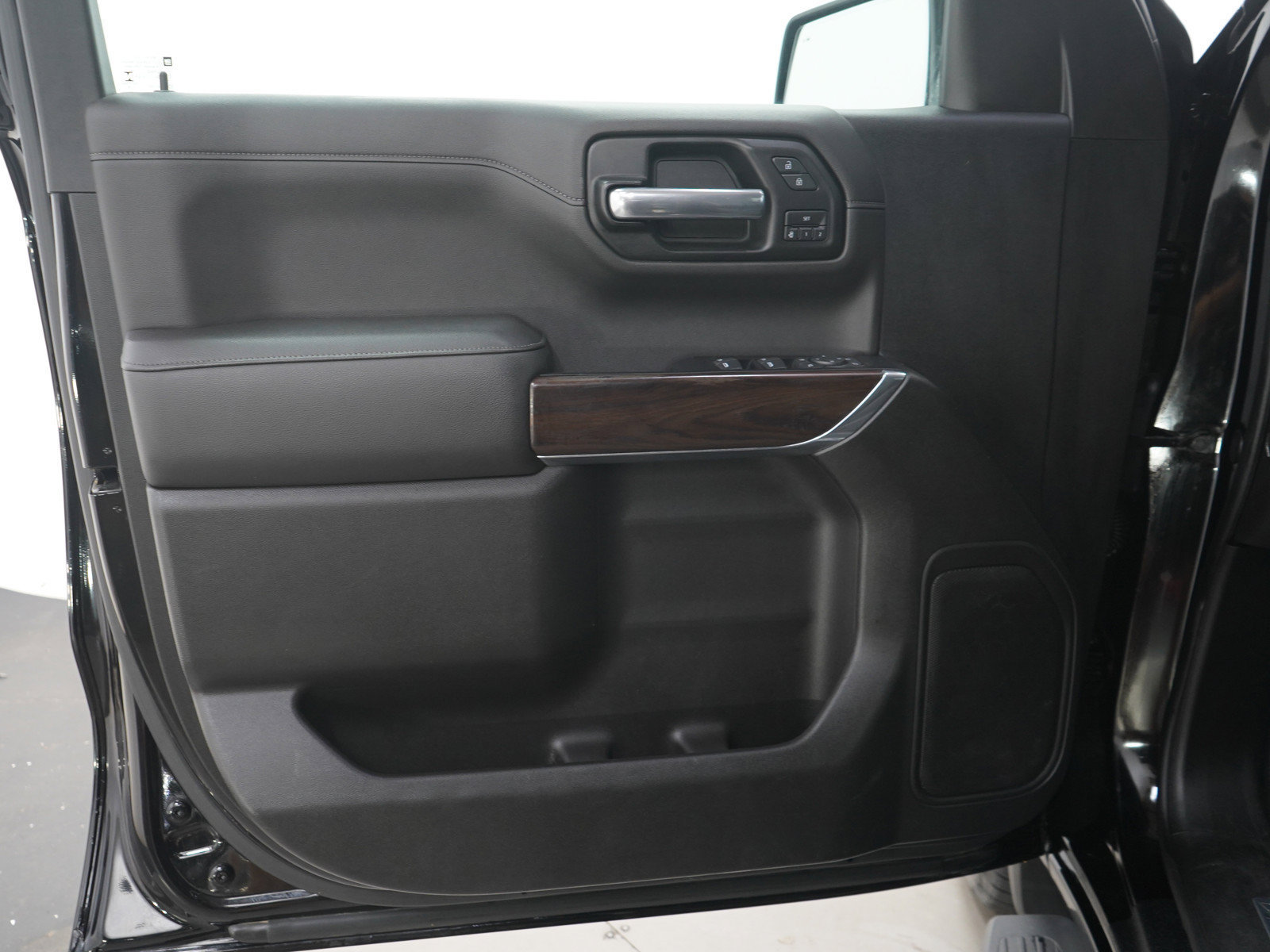 Used 2019 GMC Sierra 1500 SLT w/ Driver Alert Package I AWD/4WD image 22