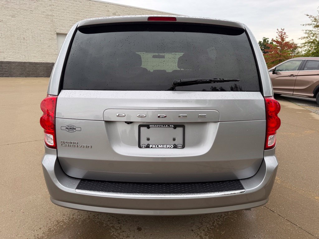 Used 2018 Dodge Grand Caravan SE FWD image 4