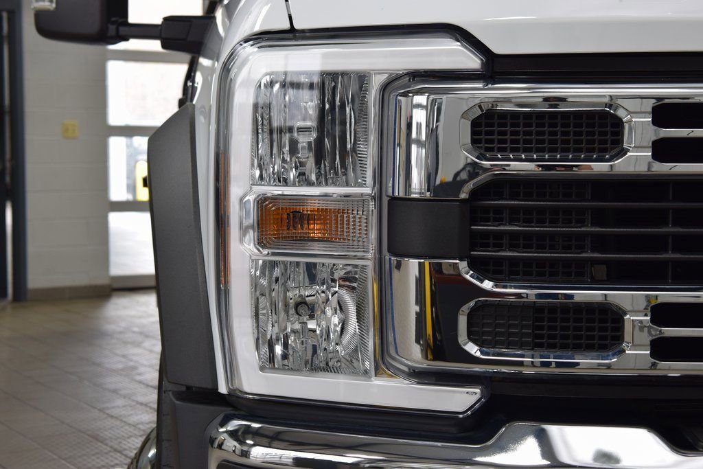 Used 2024 Ford F550 4x4 Crew Cab Super Duty w/ XLT Value Package image 6