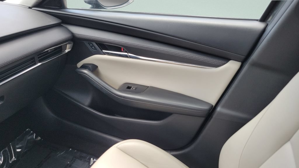 Used 2023 MAZDA MAZDA3 s FWD image 13