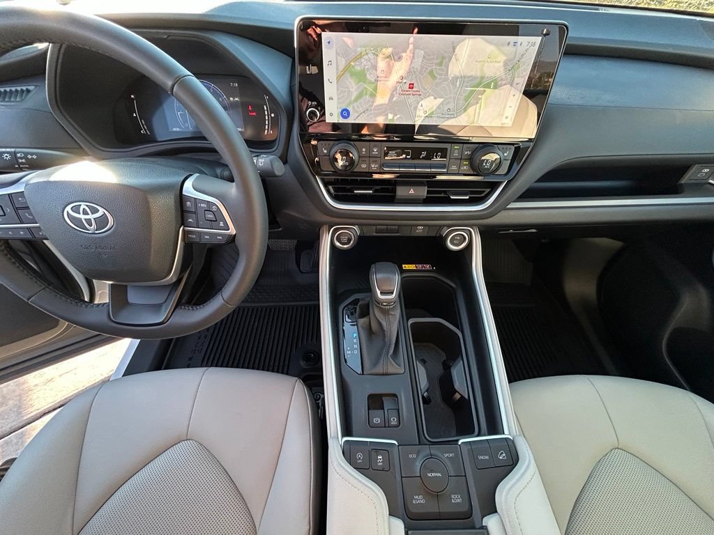 Used 2026 Toyota Grand Highlander AWD image 19