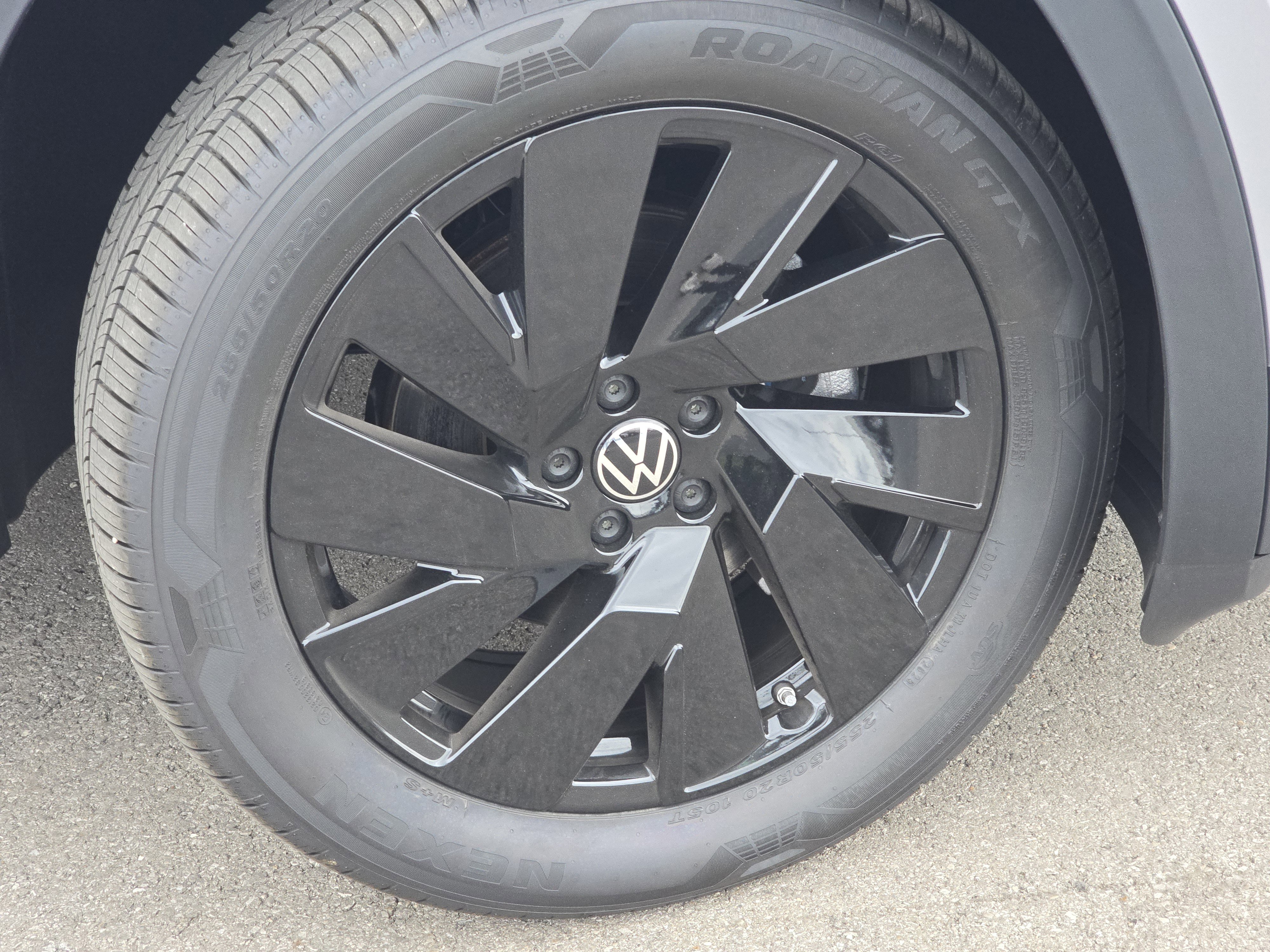 New 2026 Volkswagen Atlas SE image 13