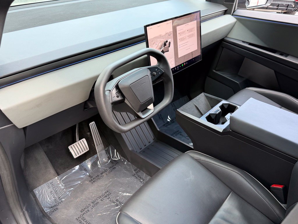 Used 2025 Tesla Cybertruck AWD Crew Cab image 23